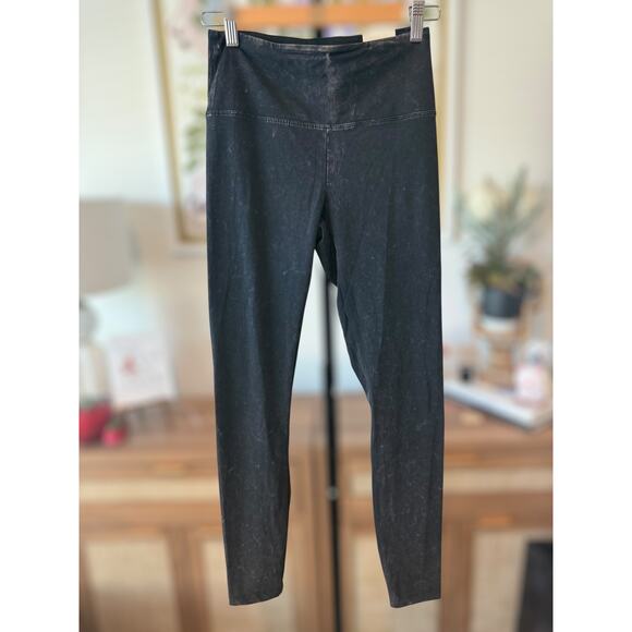 NWT Victoria's Secret PINK Yoga High Waisted Legging Slightly Acid Washed Small - Picture 3 of 10